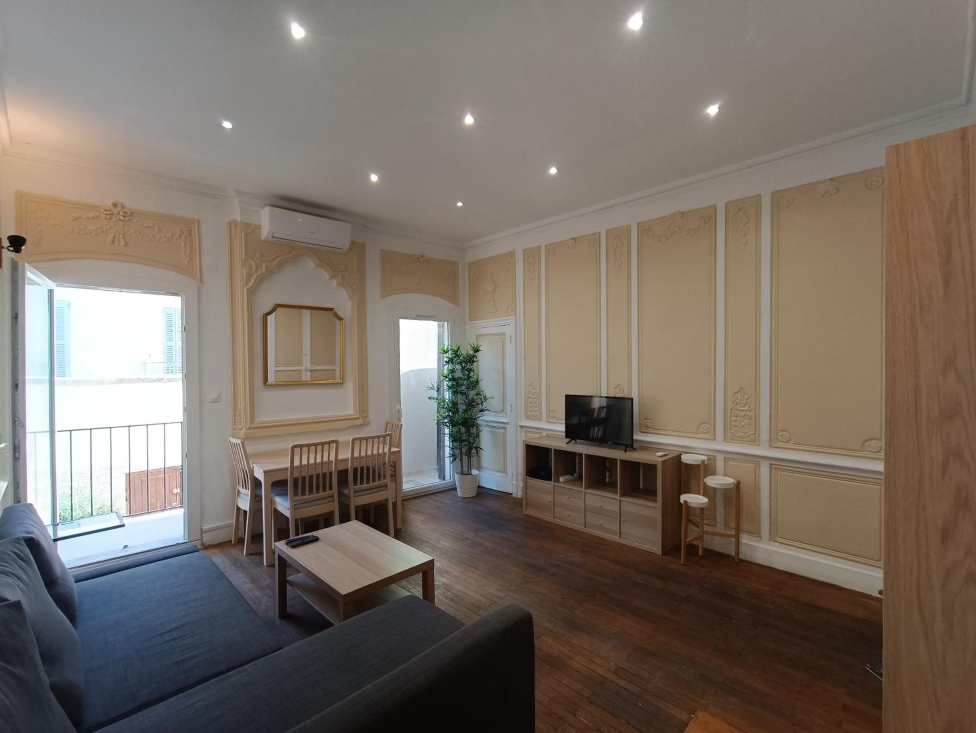 Appartements Et Studio Renoves En 2022, Intra Muros アヴィニョン エクステリア 写真